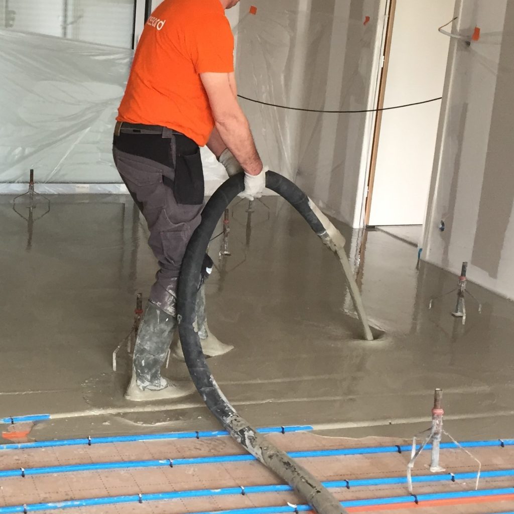 Chape liquide, Chape Fluide sur plancher chauffant réalisé à Moncoutant BOSSARD réalise et pose votre isolant, et votre chape. BOSSARD à Bressuire Parthenay Cholet Chanteloup Terves Saint Sauveur Beaulieu Champdeniers Secondigny Clessé Boismé